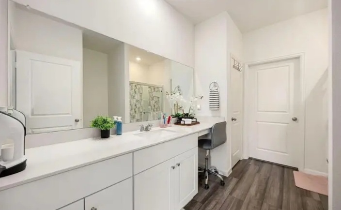 🏡 𝗟𝗶𝗸𝗲-𝗡𝗲𝘄 𝟮𝟬𝟮𝟰 𝗛𝗼𝗺𝗲 𝗶𝗻 𝗦𝘂𝗻𝘁𝗲𝗿𝗿𝗮 | 𝗦𝗽𝗮𝗰𝗶𝗼𝘂𝘀 𝗟𝗼𝘁 + 𝗣𝗿𝗶𝘃𝗮𝘁𝗲 𝗟𝗮𝘆𝗼𝘂𝘁 - Houses in Katy - Image 5 of 10