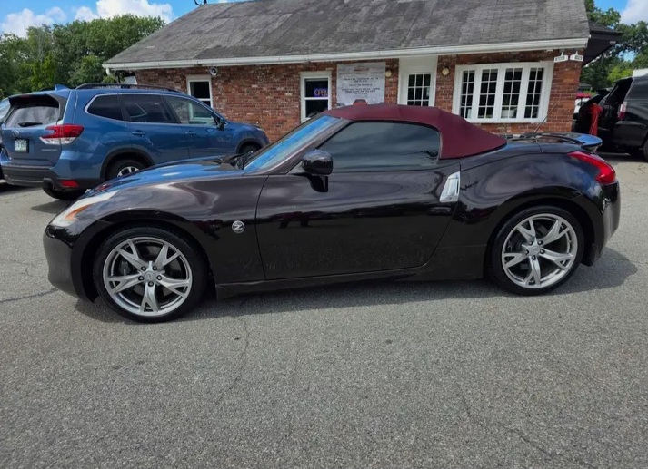 2010 Nissan 370Z Roadster - Cars in Westford - 图像 2 of 10
