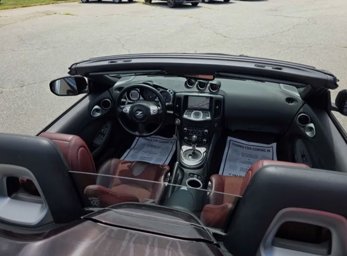 2010 Nissan 370Z Roadster - Cars in Westford - 图像 6 of 10
