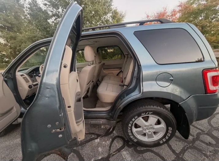 🚙 2011 FORD ESCAPE XLT – AUTOMATIC in Lowell,MA - Cars in Lowell - Image 6 of 10