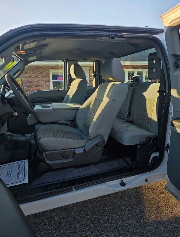 2011 Ford F-350 Super Duty XL SuperCab 4WD At WESTFORD,MA - Cars in Westford - 图像 9 of 10