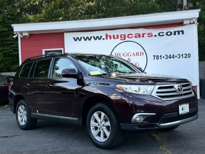 2013 Toyota Highlander SE Sport Utility 4D For sale in Stoughton, MA - Cars in Stoughton - Image 2 of 6