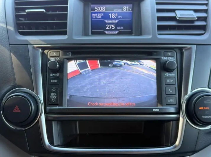 2013 Toyota Highlander SE Sport Utility 4D For sale in Stoughton, MA - Cars in Stoughton - Image 5 of 6