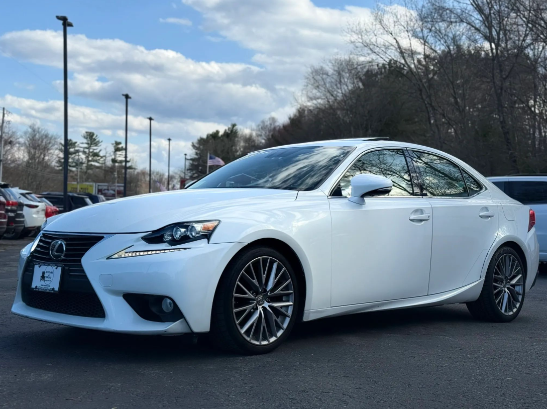 2014 Lexus IS 250 Sedan 4D - Cars in Stoughton - รูปภาพ 2 of 9