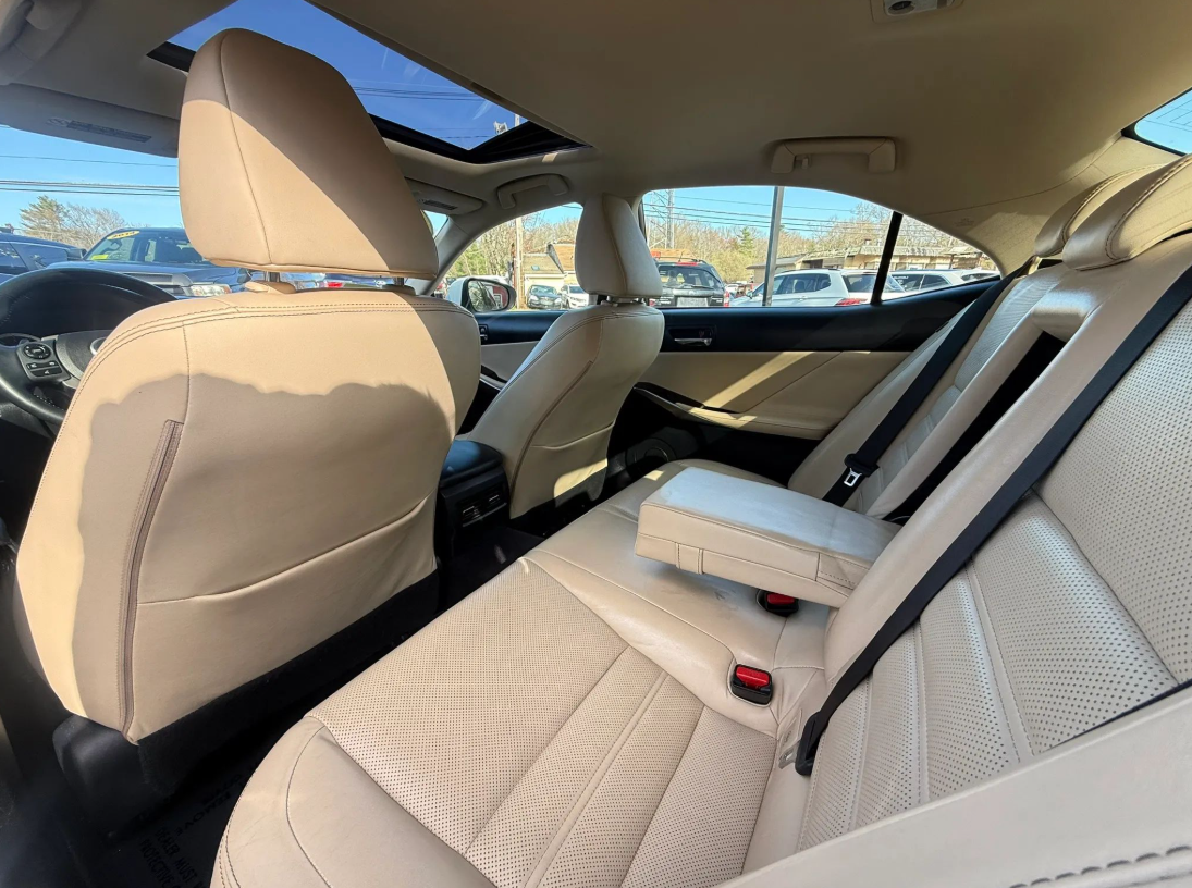 2014 Lexus IS 250 Sedan 4D - Cars in Stoughton - รูปภาพ 7 of 9