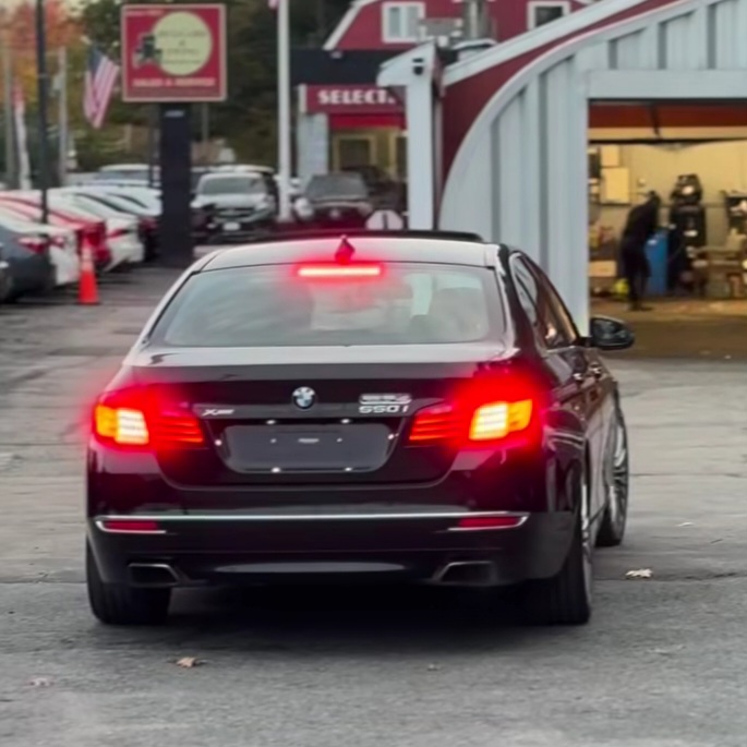2016 BMW 550  V8 for sale in stoughton - Cars in Stoughton - 图像 2 of 2