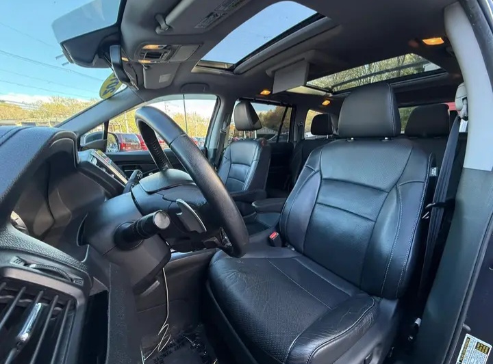 2016 Honda Pilot Elite Sport Utility 4D - Cars in Stoughton - 图像 6 of 8