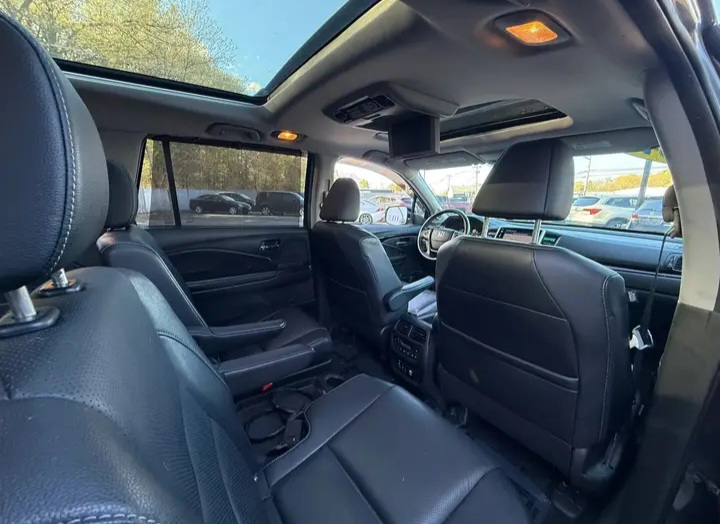 2016 Honda Pilot Elite Sport Utility 4D - Cars in Stoughton - 图像 7 of 8