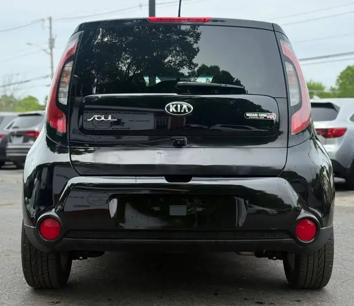 2016 **Kia Soul + Wagon 4D** - Cars in Stoughton - 图像 4 of 7