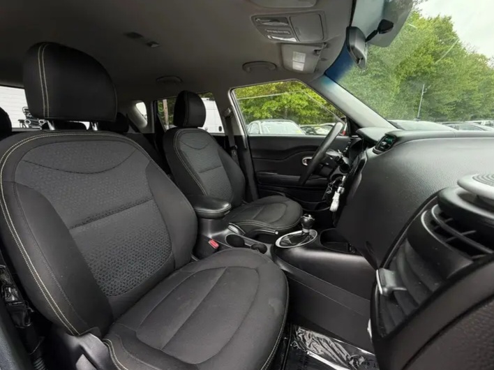 2016 **Kia Soul + Wagon 4D** - Cars in Stoughton - 图像 6 of 7
