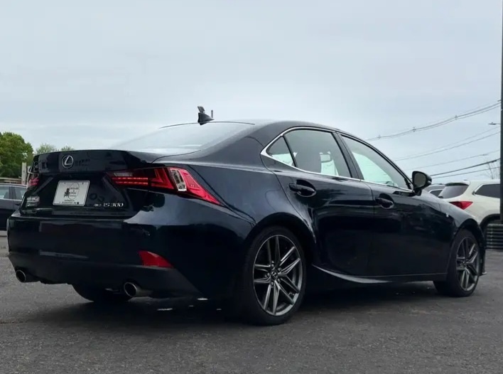2016 Lexus IS 300 Sedan 4D - Cars in Stoughton - 图像 2 of 10