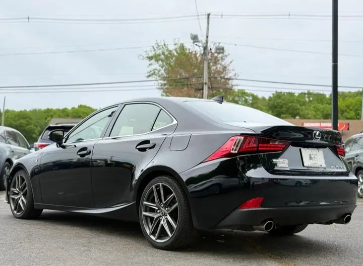 2016 Lexus IS 300 Sedan 4D - Cars in Stoughton - 图像 5 of 10