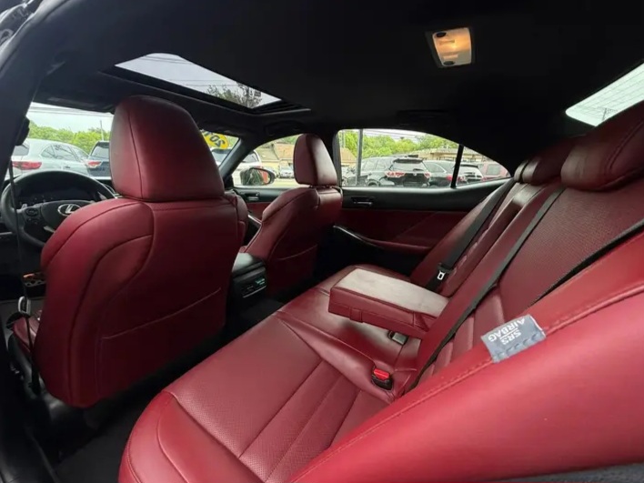 2016 Lexus IS 300 Sedan 4D - Cars in Stoughton - 图像 7 of 10
