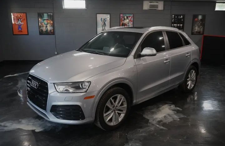 2018 Audi Q3 Quattro Premium For sale in uncasville London county — Cars