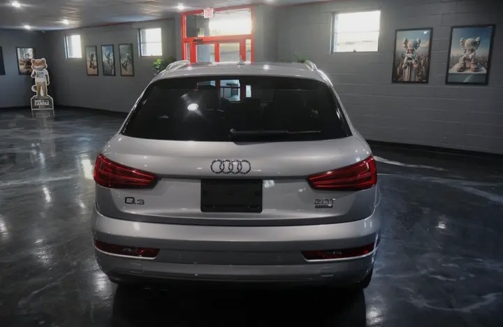 2018 Audi Q3 Quattro Premium For sale in uncasville London county - Cars in Uncasville - Image 4 of 5