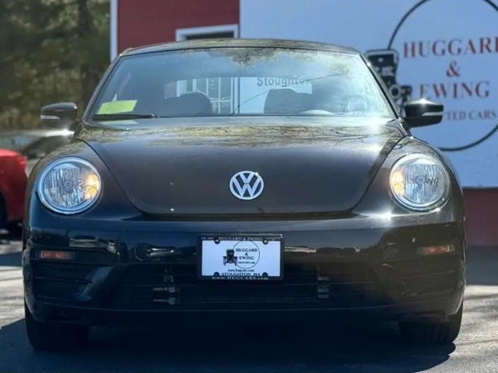 2018 Volkswagen Beetle 2.0T S Hatchback 2D - Cars in Stoughton - รูปภาพ 2 of 10
