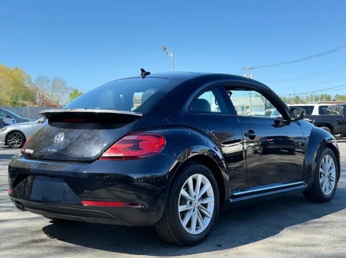2018 Volkswagen Beetle 2.0T S Hatchback 2D - Cars in Stoughton - รูปภาพ 4 of 10