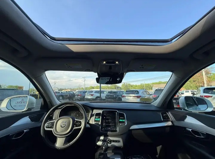2018 Volvo XC90 T5 Momentum Sport Utility 4D - Cars in Stoughton - รูปภาพ 6 of 10