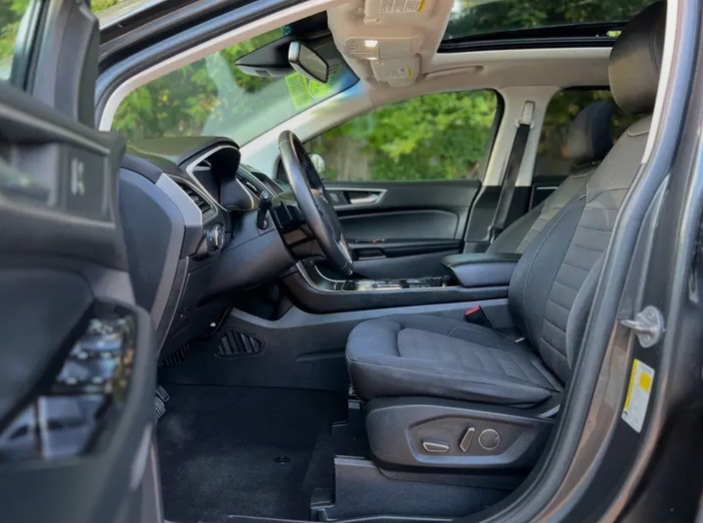 2019 Ford Edge SEL Sport Utility AWD - Cars in Haverhill - Image 5 of 9