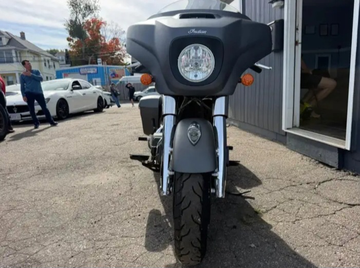 2020 indian chieftain (smoke) for sale in Framingham - Motorcycles in Framingham - Image 2 of 8