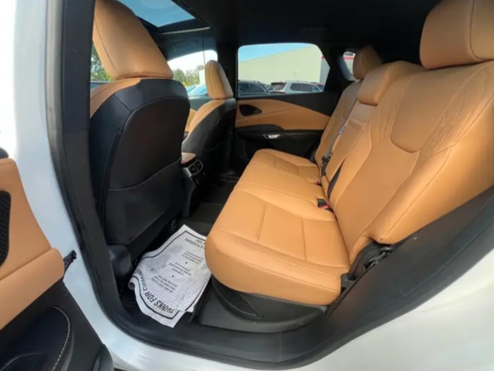 🔥 2024 LEXUS RX 350h AWD — LOW MILES! 🔥 - Cars in Norwood - Image 4 of 8