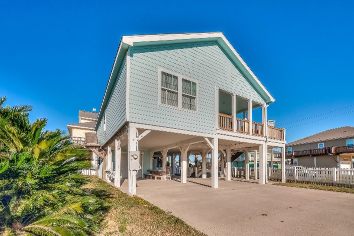 3B2B House for sale in Port Bolivar, TX