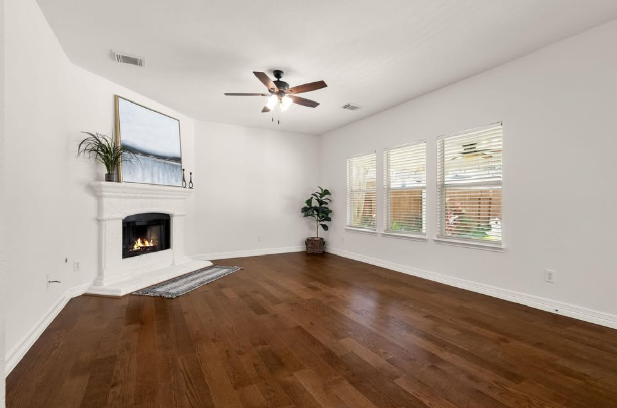 Sweet home for sale in a quiet street, Houston