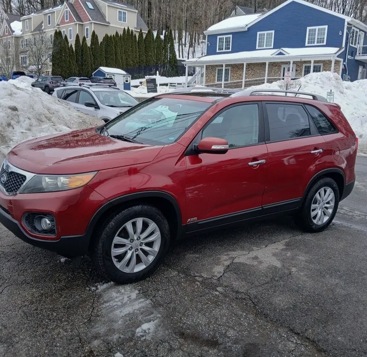 For sale 2011 KIA SORENTO EX  AWD