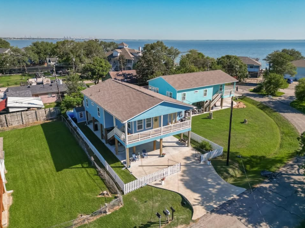 Beautiful home by P&K Builders steps away from the serene Galveston Bay Houston