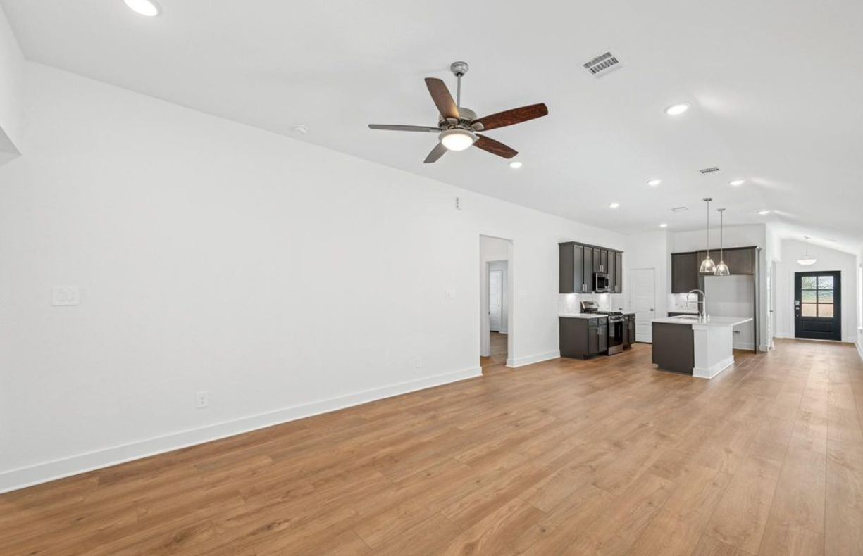 HUGE PRICE REDUCTION – Move-In Ready! 🏡🔥 New construction home in Tomball