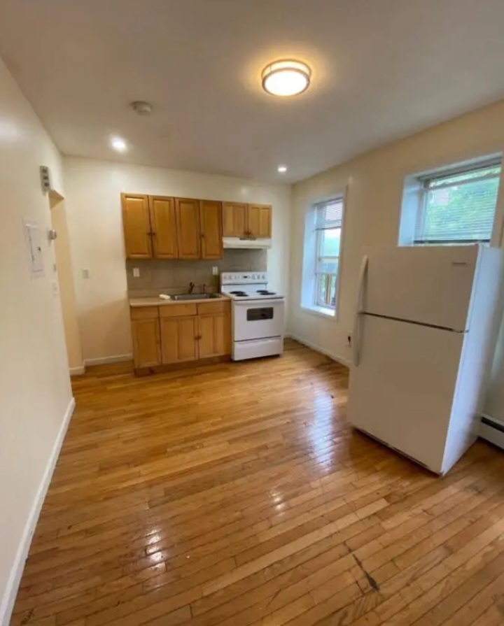 apartment in second floor east boston for rent — Apartments