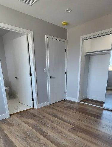 Room with private bathroom for rent in Los Angeles