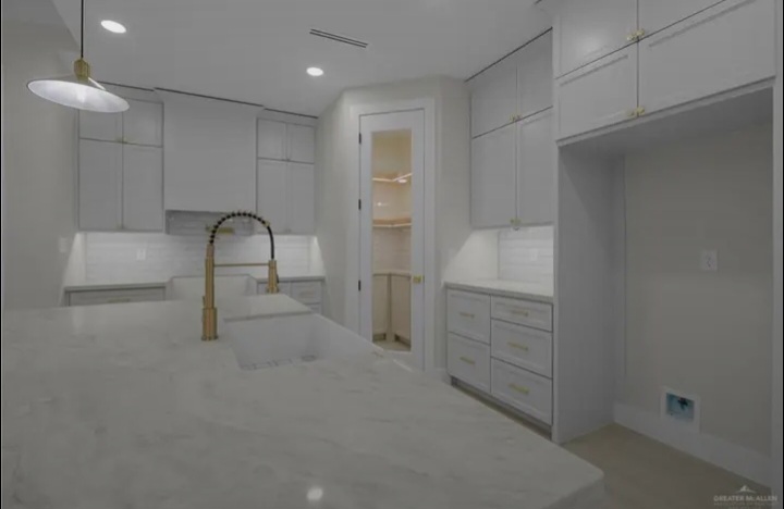 Stunning new house for sale in Edinburg