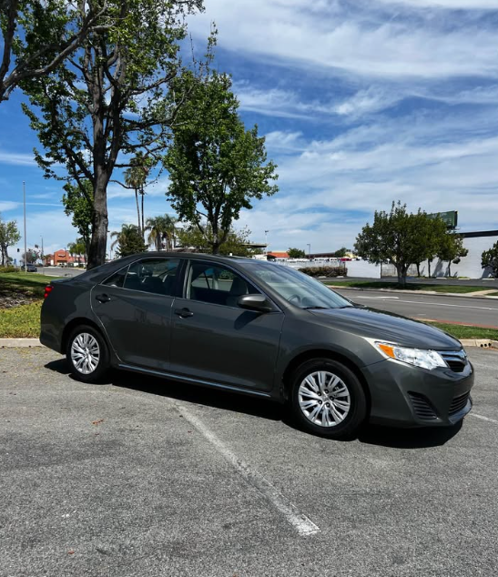 2014 Toyota Camry 89K Miles For Sale in San Diego - Cars in San Diego - Image 2 of 5