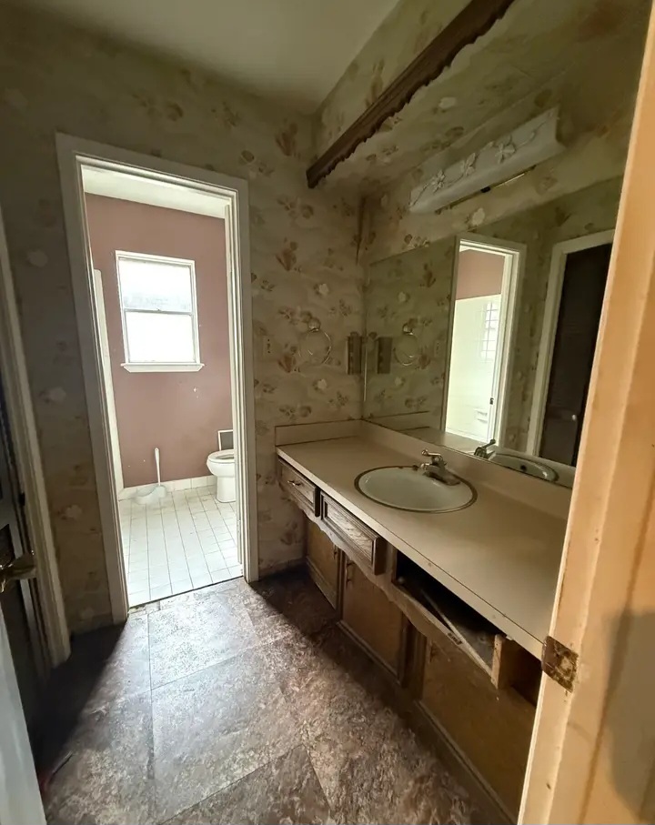 Vacant on lockbox for sale in Houston