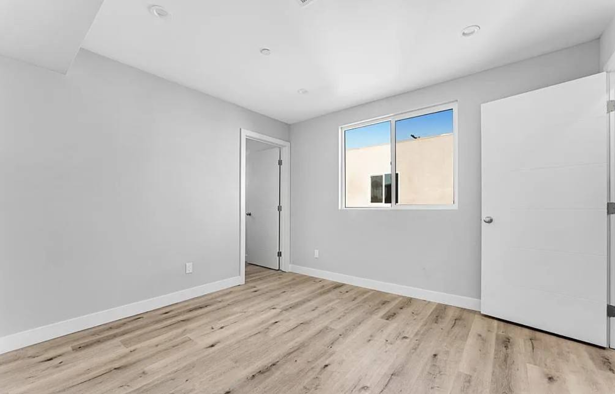 Apartment for Lease in Los Angeles 90019 (Washington & Crenshaw)