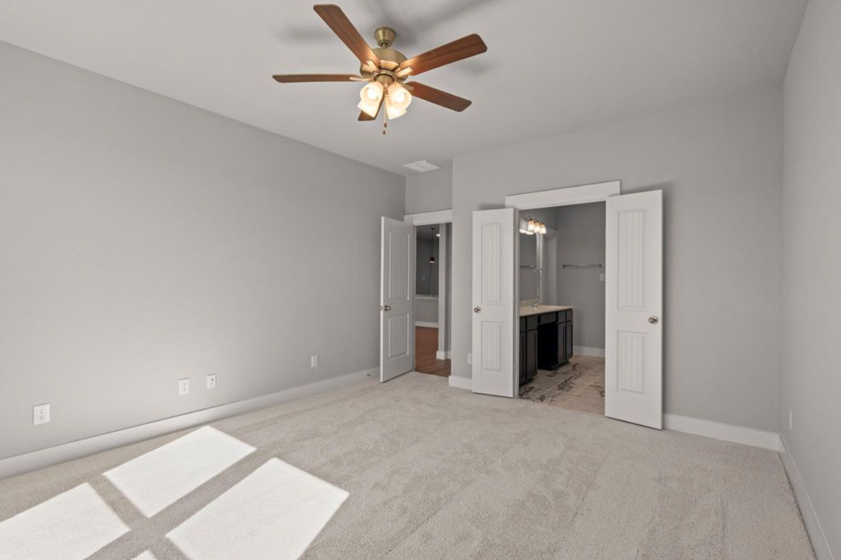 🔥 HUGE PRICE DROP – MOVE-IN READY! 🔥 Why wait to build when you can move right in?