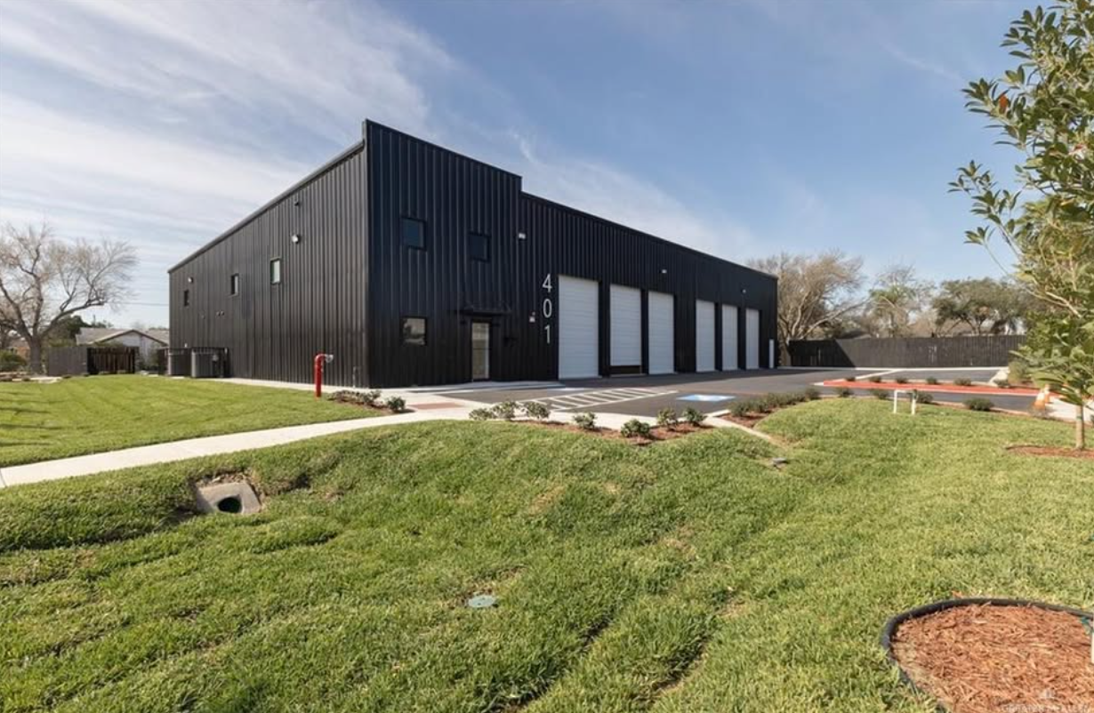 New commercial building in a prime location in Pharr!