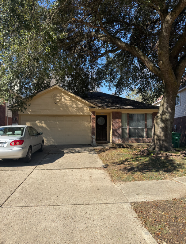 OFF-MARKET SUPER CLEAN 1997 YB - INWOOD FOREST VILLAGE - NON FLOOD ZONE!