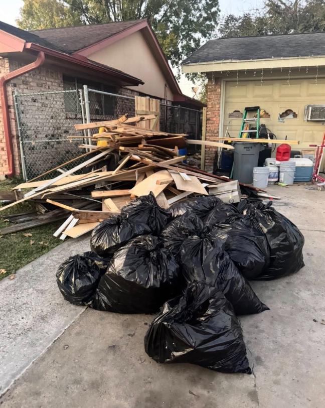 Professional junk removal services for homeowners, contractors, landlords, and realtors across Houston
