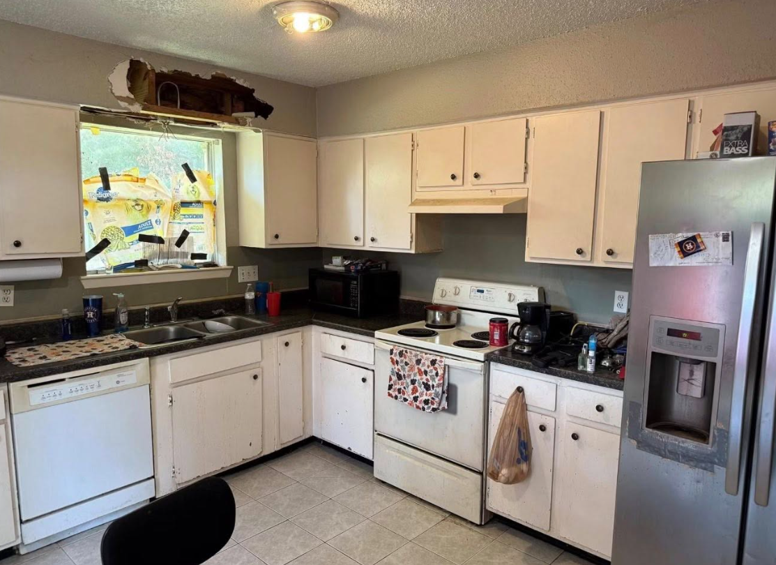 SMOKING HOT 3/2/2 investment opportunity located in the Birnam Wood subdivision