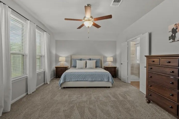 Meticulously maintained single-story home for in houston