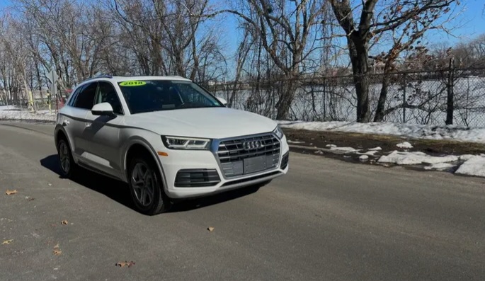 Audi Q5 2018 for sale in Lawrence