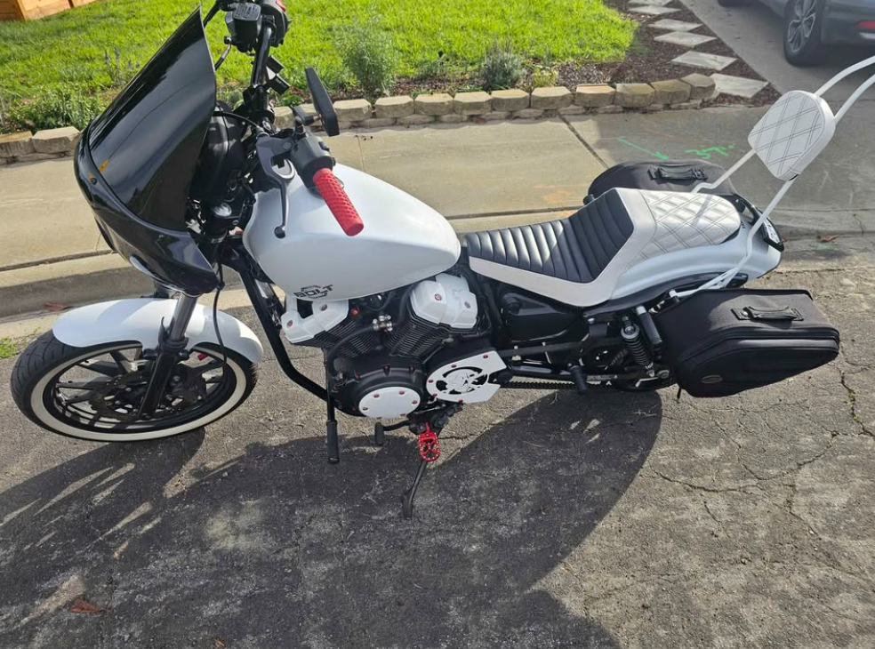 2014 Yamaha bolt 950 15.7k miles SINGLE OWNER - Motorcycles in Santa Barbara County - Imagem 2 of 4