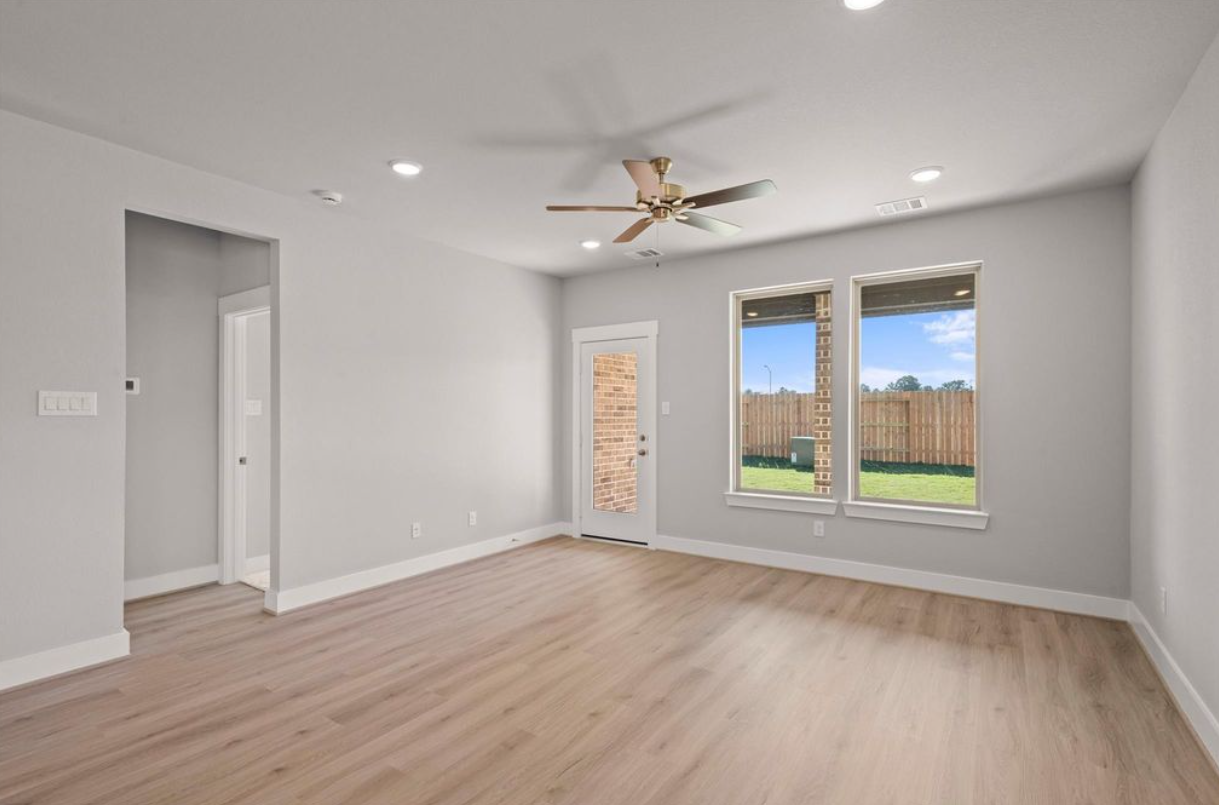 🔥 HUGE PRICE DROP – MOVE-IN READY! 🔥 Why wait to build when you can move right in?