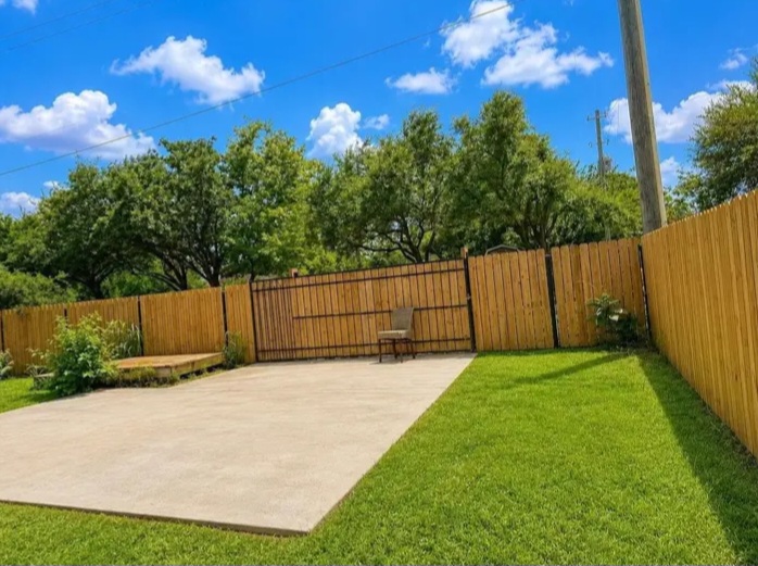 A House for sale in Houston, TX - Houses in Houston - Image 2 of 9