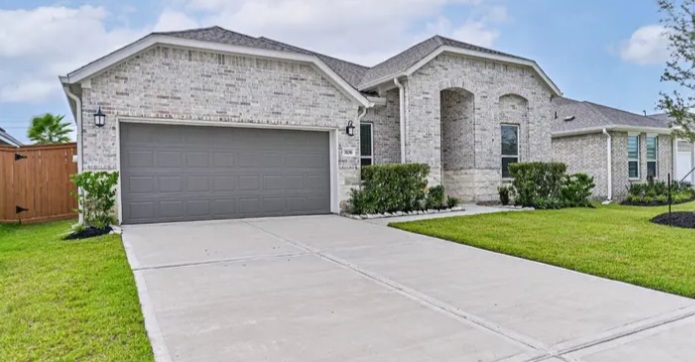 A House for sale in  Mariner Island Dr, La Marque — Houses