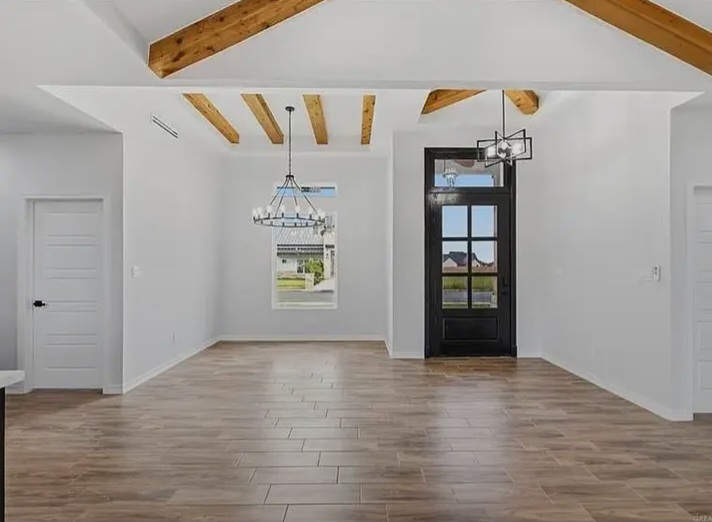 💫 A stylish modern farmhouse for sale in Weslaco - Houses in Weslaco - Image 5 of 6