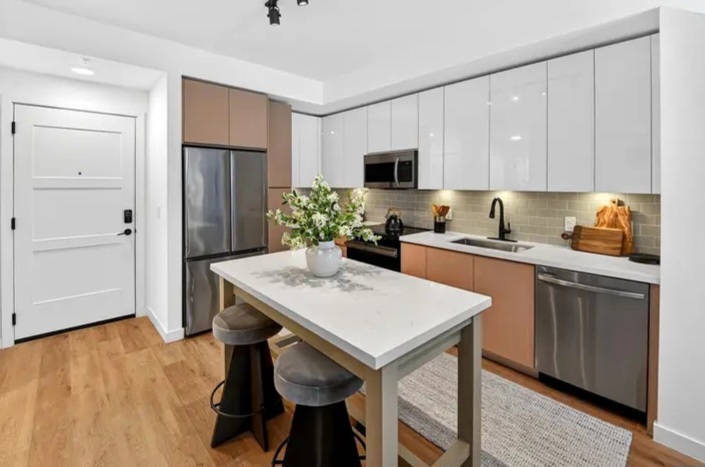 Apartment for rent in a luxurious building in Miami, FL - Apartments in Miami - Image 2 of 10
