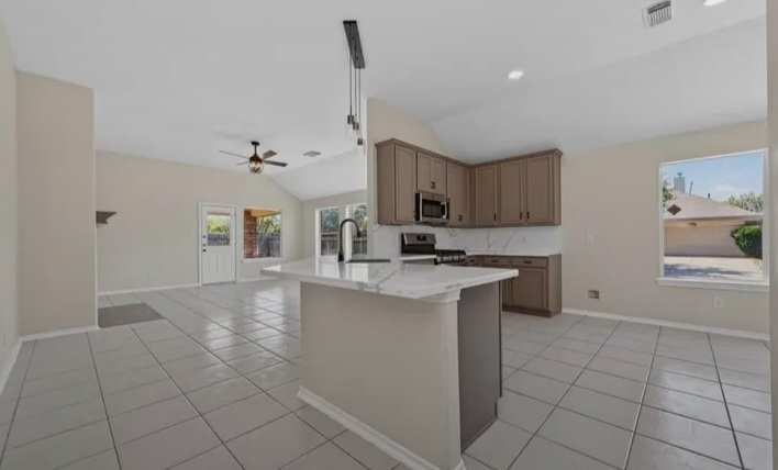 Beautiful 4 Bedroom 2 Bath Home for sale in Humble, TX - Houses in Humble - Image 10 of 10